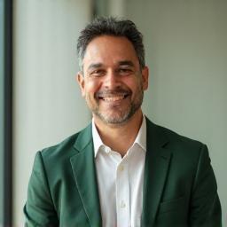 Foto de José Martínez, cofundador de MaxProvecho